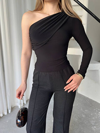 Vatkalı Tek Omuz Kadın Bluz