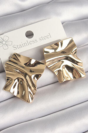 Pirinç Gold Renk İşlemeli Kare Plaka Model Kadın Küpe - TJ-BKP10252