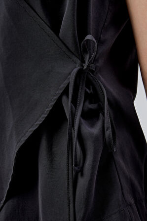 Siyah V Yaka Yandan Bağlama Detaylı Yelek-Pantolon Takım