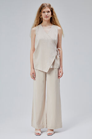 Vizon V Yaka Yandan Bağlama Detaylı Yelek-Pantolon Takım