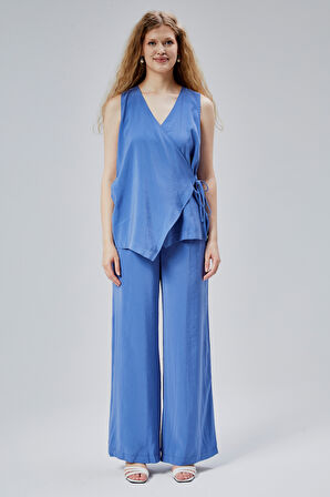 İndigo V Yaka Yandan Bağlama Detaylı Yelek-Pantolon Takım