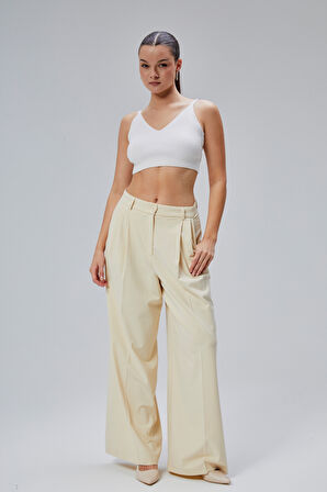 Ekru Salaş Kesim Pileli Kumaş Pantolon