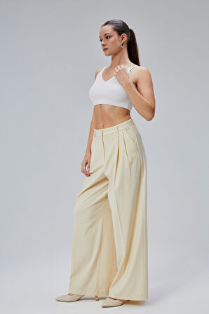 Ekru Salaş Kesim Pileli Kumaş Pantolon