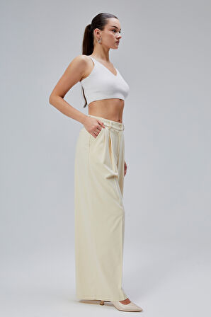 Ekru Salaş Kesim Pileli Kumaş Pantolon