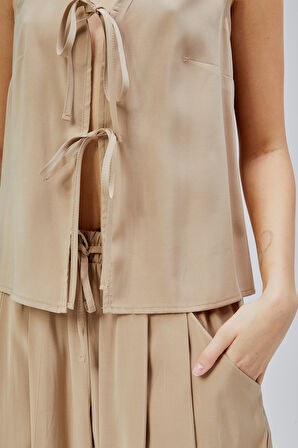 Vizon V Yaka Fiyonk Detaylı Yelek-Pantolon Takım