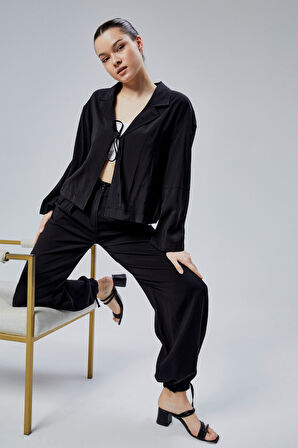 Siyah Salaş Kesim Bağlama Detaylı Gömlek