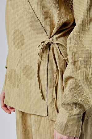 Haki Regular Bağlama Detaylı Gömlek