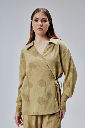 Haki Regular Bağlama Detaylı Gömlek