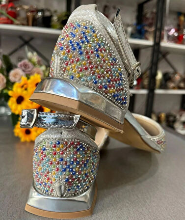 KISA TOPUK BİLEKTEN BAĞLI ÇOK RENLİ BONCUK DETAYLI SPOR ŞIKLIK KONFORLU KADIN AYAKKABI