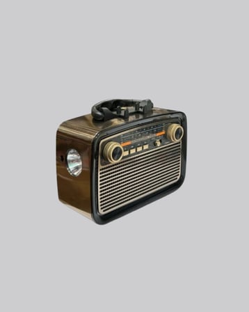 Bluetooth’lu LED Işıklı Nostaljik Müzik Kutusu – Ahşap Dokulu, Vintage Tasarım ve Yüksek Ses Kalites