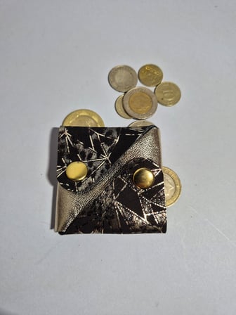Gogo Hakiki Deri Bozuk Para Çantası El Yapımı Siyah Altın 6x6 cm