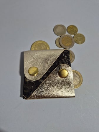 Gogo Hakiki Deri Bozuk Para Çantası El Yapımı Siyah Altın 6x6 cm