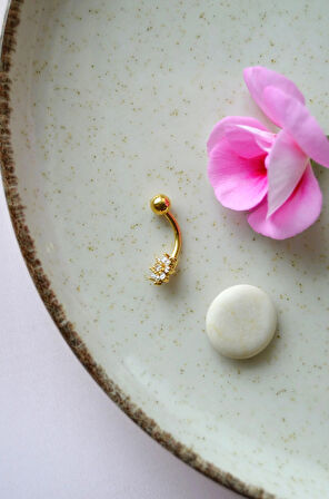 Minimal Çiçekli Çelik Göbek Piercingi