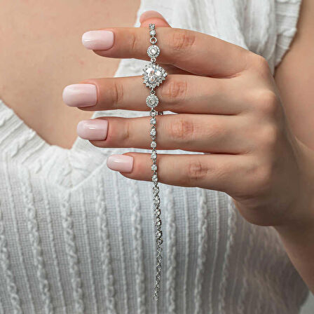 Gümüş Kalpli Su Yolu Kadın Bileklik