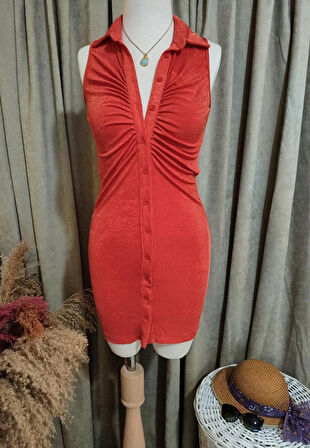 DÜĞMELİ TURUNCU PLAJ ELBİSESİ