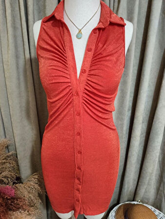 DÜĞMELİ TURUNCU PLAJ ELBİSESİ