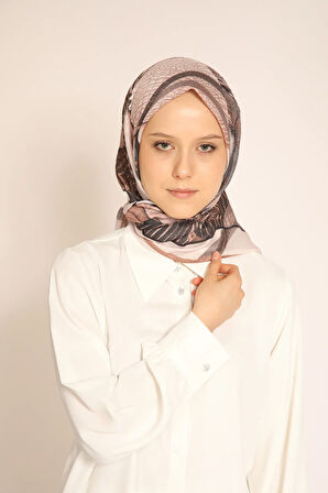 Bej ve Kahve Tonlarında Yılan Derisi Desenli Kadın Soft Eşarp – Modern ve Şık Soft Eşarp Modeli