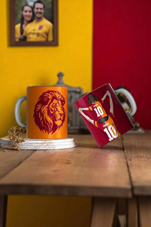 Porselen Sarı Kırmızı Aslan Kişiye Özel Taraftar Baskılı Kupa Bardak-baba Kız İsimli