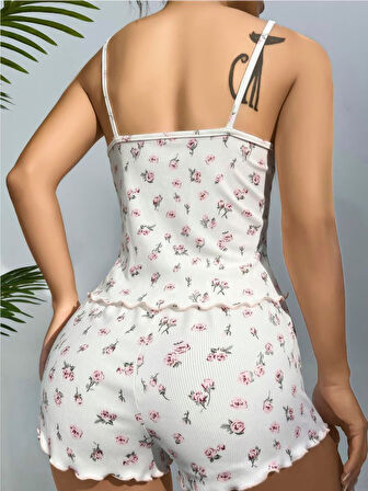 Pamuklu Beyaz Üstüne Çiçek Desen Fitilli Askılı Şortlu Pijama Takımı