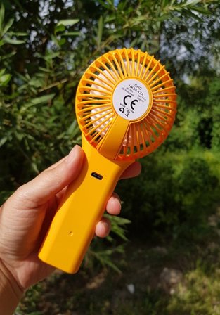 Mini Fan USB Şarjlı Sessiz El Vantilatör Telefon Standlı 3 Kademe Turuncu
