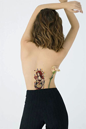 Geçici Kadın Modelli Dövme Tattoo