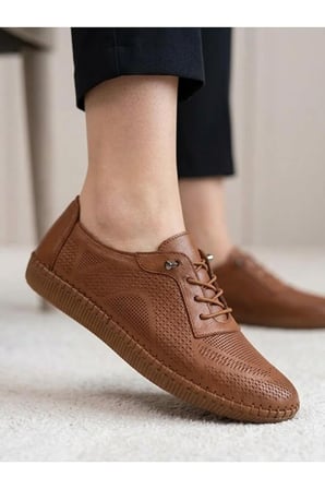 Hakiki Deri Siyah Kadın Yürüyüş Ayakkabı Lazer Delikli Ortopedik Taban Elastik Bağcıklı Comfort Sneaker
