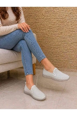 Hakiki Deri Taba Kadın Ayakkabı Lazer Delikli Ortopedik Taban Slip-On Casual Günlük Yürüyüş Ayakkabısı