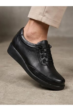 Hakiki Deri Siyah Kadın Ayakkabı Ortopedik Dolgu Taban Düz Esnek Bağcıklı Comfort Casual Sneaker
