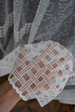 Farbateks Dikim Brode Işlemeli Kareli Desen Tasarım 1/2 Kat Pileli Tül Perde