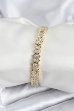 Pirinç VIP Seri Gold Renk Zirkon Taşlı Kadın Bileklik