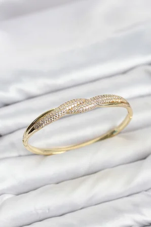 Gold Renk Zirkon Taşlı Sarmal Model Kadın Kelepçe Bileklik