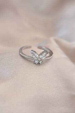 Ayarlamalı Gümüş Renk Metal Zirkon Taş ve Kristal Taşlı Kelebek Model Yüzük