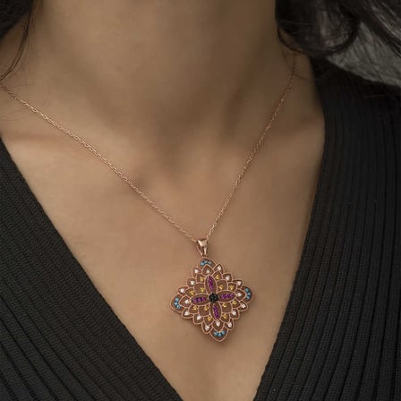925 Ayar Gümüş Rose Etnik Desenli Madalyon Kolye