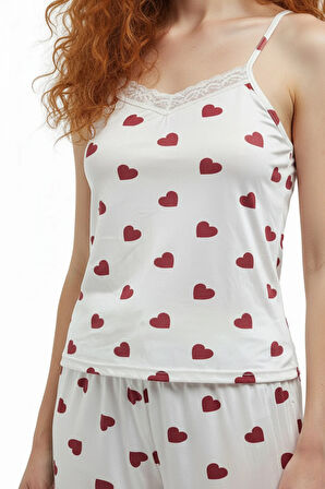 Altı Uzun Üstü Askılı Yumuşak Kırmızı Kalp Desenli Pijama Takımı Beyaz
