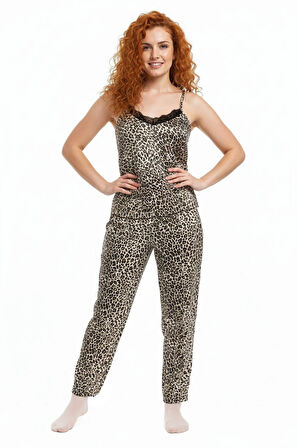 Altı Uzun Üstü Askılı Yumuşak Leopar Desenli Pijama Takımı