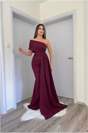 BŞK VİRGO Tek Elbise Kuyruklu Omuz Abiye Balık Kesim · Renk: Zümrüt · Beden: 2XL BSK2026