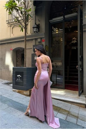 BŞK VİRGO Saten Kumaş Abiye Yaka Kalp Elbise Yırtmaçlı Maxi · Renk: Mor · Beden: M BSK2026