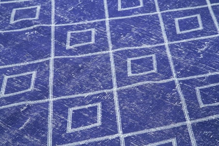 Mavi Geometrik Desenli El Dokuma Eskitme Salon Halısı Yatak Odası
