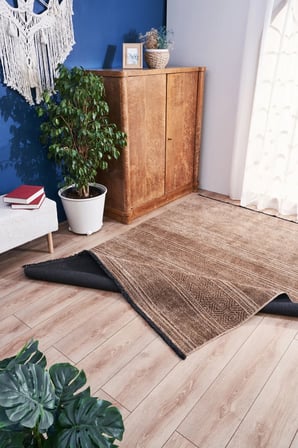 Kahverengi Bej Yatay Çizgili Baklava Dilimli Geometrik Modern Salon Halısı Makine Dokuma