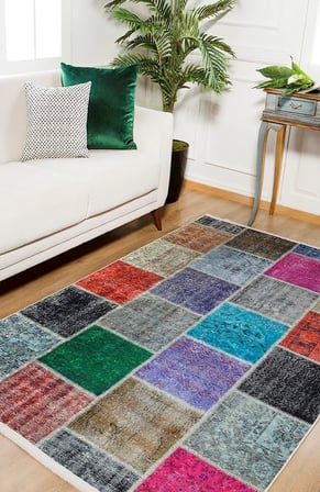 Çok Renkli Geometrik Desenli Kaymaz Tabanlı Dijital Baskı Salon Halısı Fuşya