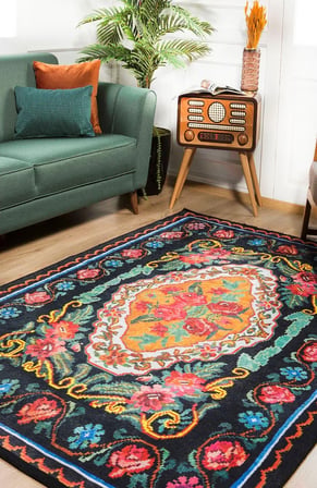 Siyah Etnik Desenli Kaymaz Taban Salon Halısı Polyester Dijital Baskı