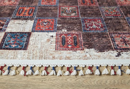 Kahverengi Geometrik Desenli Dijital Baskı Kaymaz Taban Halı