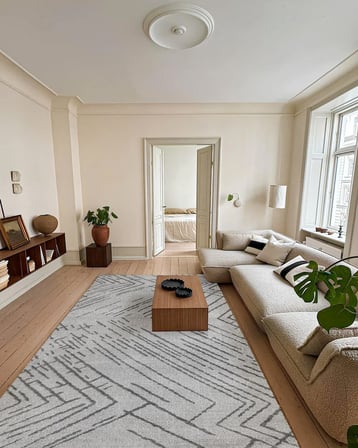 Gri Geometrik Desenli Kaymaz Tabanlı Salon Halısı Modern Koridor