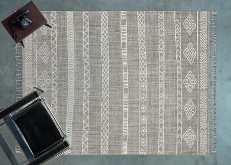 Gri Geometrik Desenli Kaymaz Tabanlı Salon Halısı Etnik Stil