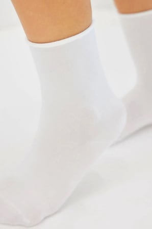Bambu Kadın Lastiksiz Beyaz Soket Dikişsiz Premium Çorap 3'Lü Paket / Sıkmayan Çorap / İ̇Z Bırakmaz