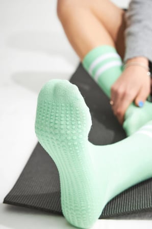 Bambu Kadın Yeşil Kaydırmaz Taban Silikon Baskı Yoga Fitness Pilates Bale Dans Tenis Çorabı 3'lü