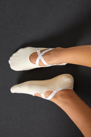 Bambu Kadın Krem Kaydırmaz Taban Silikon Baskı Pilates Yoga Fitness Dans Aktivite Babet Çorabı