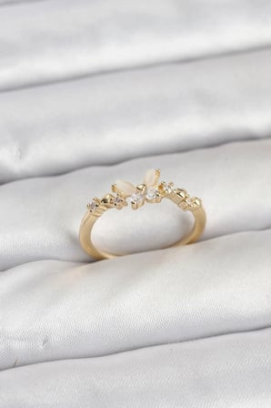 Kelebek Model Gold Renk Pirinç Kadın Yüzük