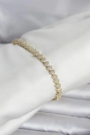 Pirinç Gold Renk Kalp Model Sıralı Zirkon Taşlı Kadın Bileklik