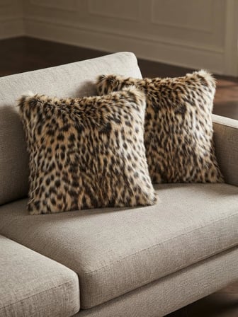 Leopar Kürklü Yastık Kılıfı